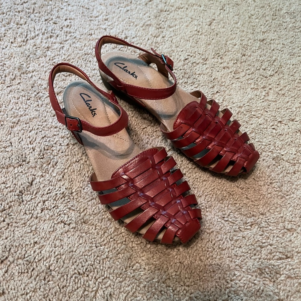 Clarks size 7.5 red sandal